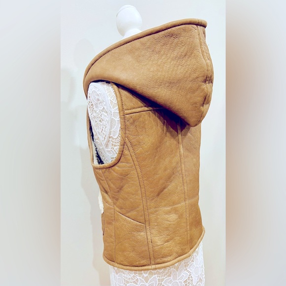 UGG AUSTRALIA HOODED SHEARLING VEST SIZE LARGE ❄️🤎💝 - Picture 6 of 11